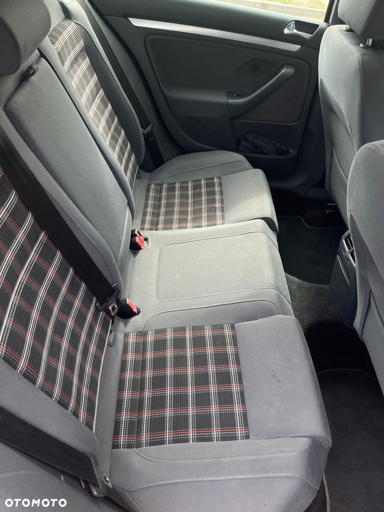 Volkswagen Golf 2.0 GTI - 8