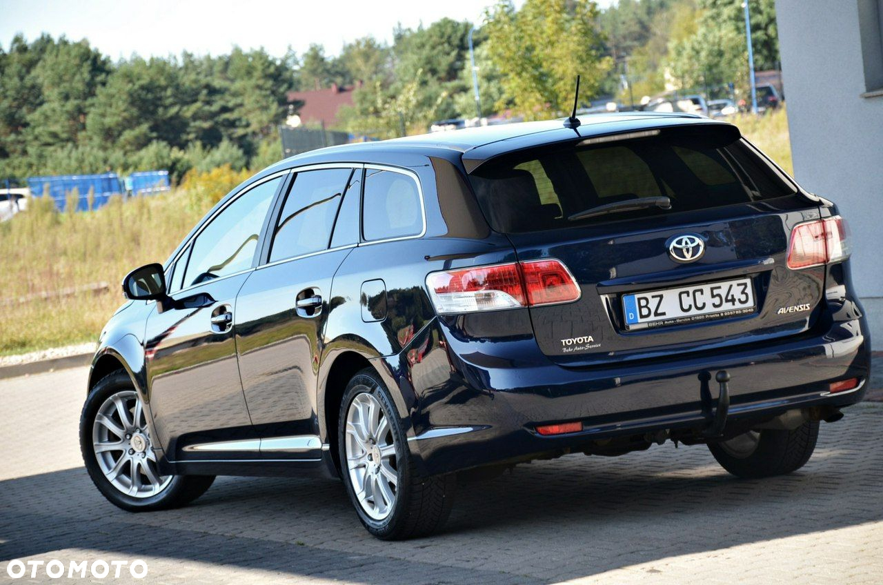 Toyota Avensis - 10