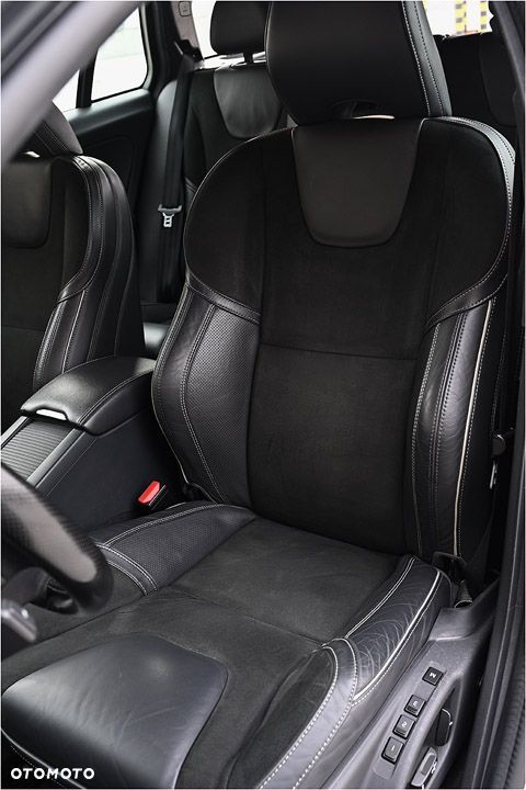 Volvo V60 D5 Geartronic RDesign - 19
