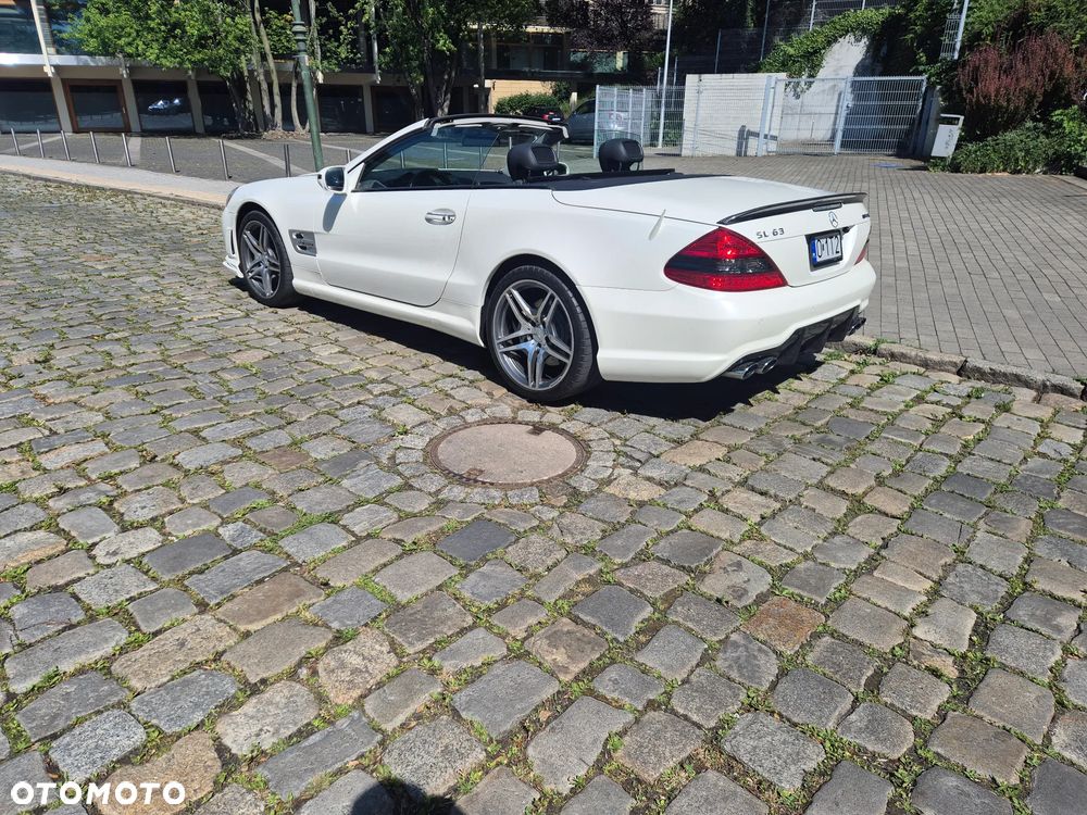 Mercedes-Benz SL 63 AMG - 6