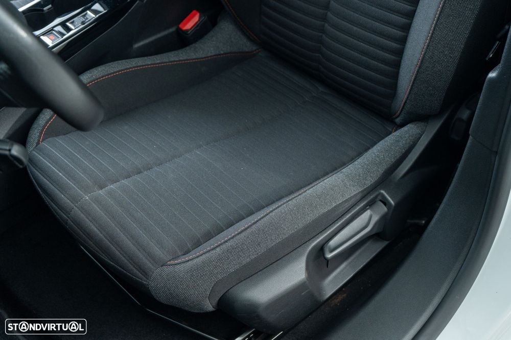 Peugeot e-2008 50 kWh Active - 5