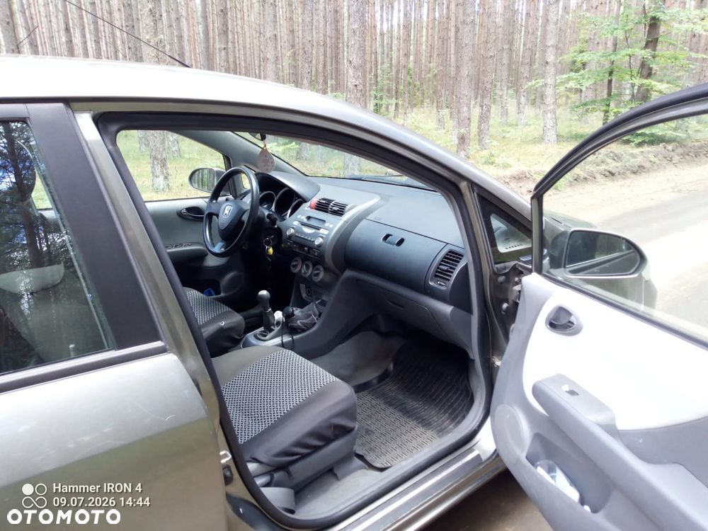 Honda City 1.4 Comfort - 9