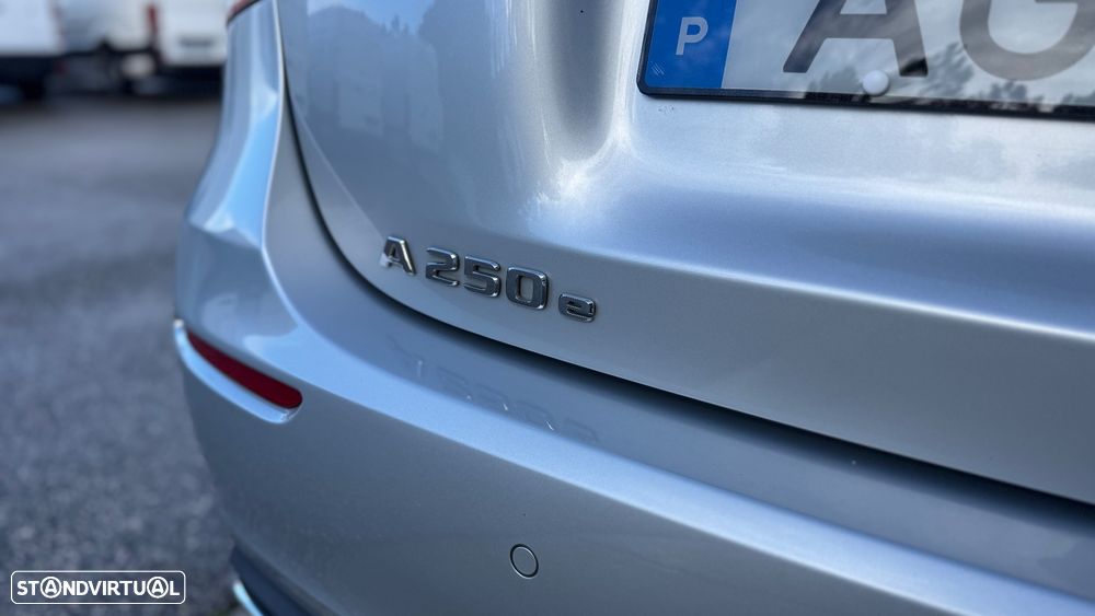 Mercedes-Benz A 250 e Progressive - 12