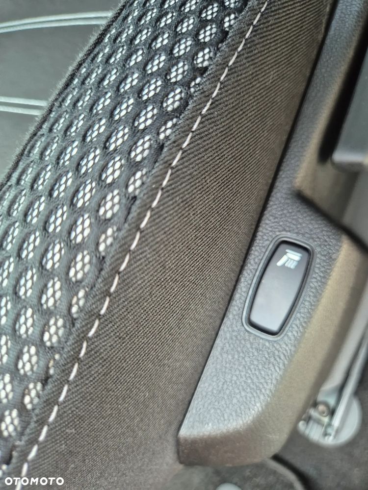 Dacia Duster 1.6 SCe Connected by Orange - 31