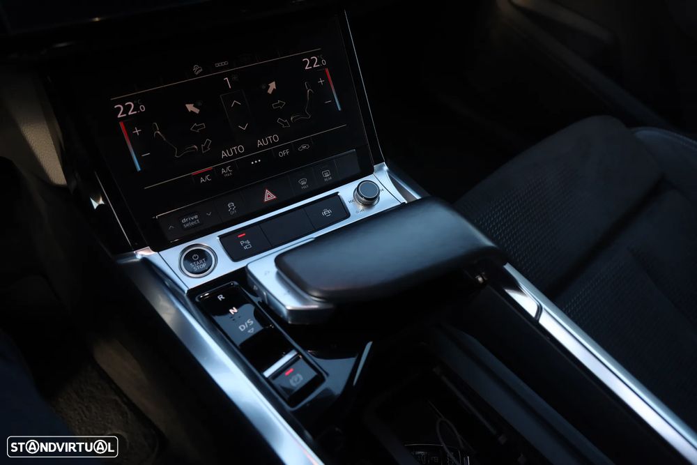 Audi e-tron 55 quattro S line - 27