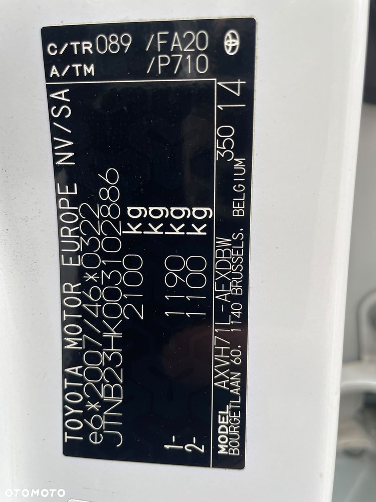 Toyota Camry 2.5 Hybrid Comfort CVT - 27
