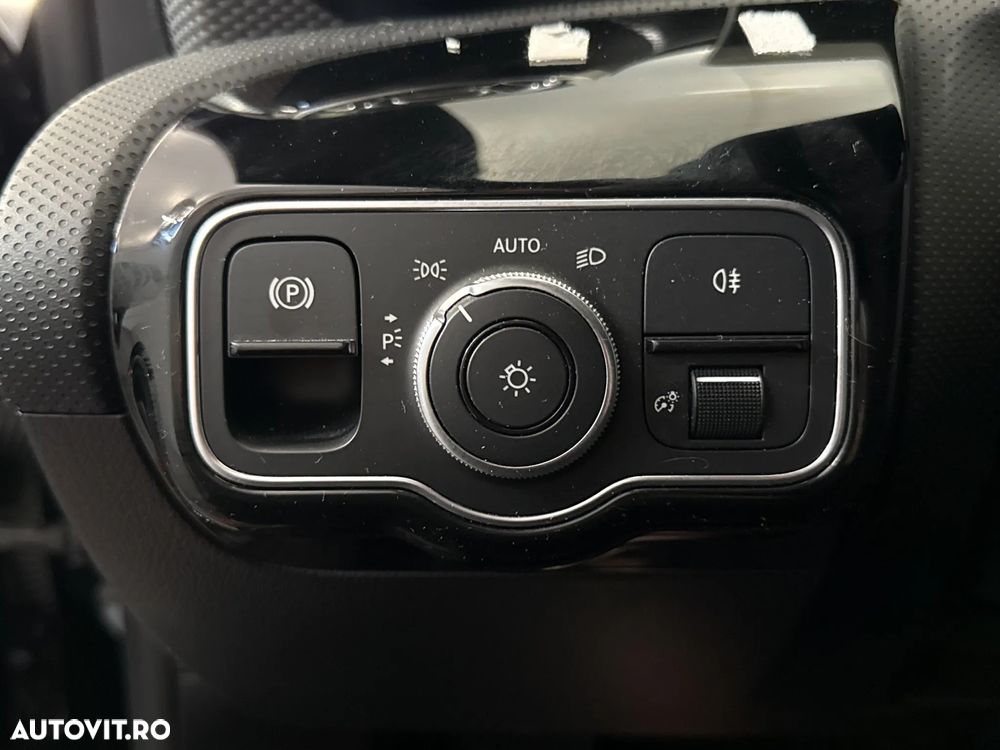 Mercedes-Benz CLA 200 - 16
