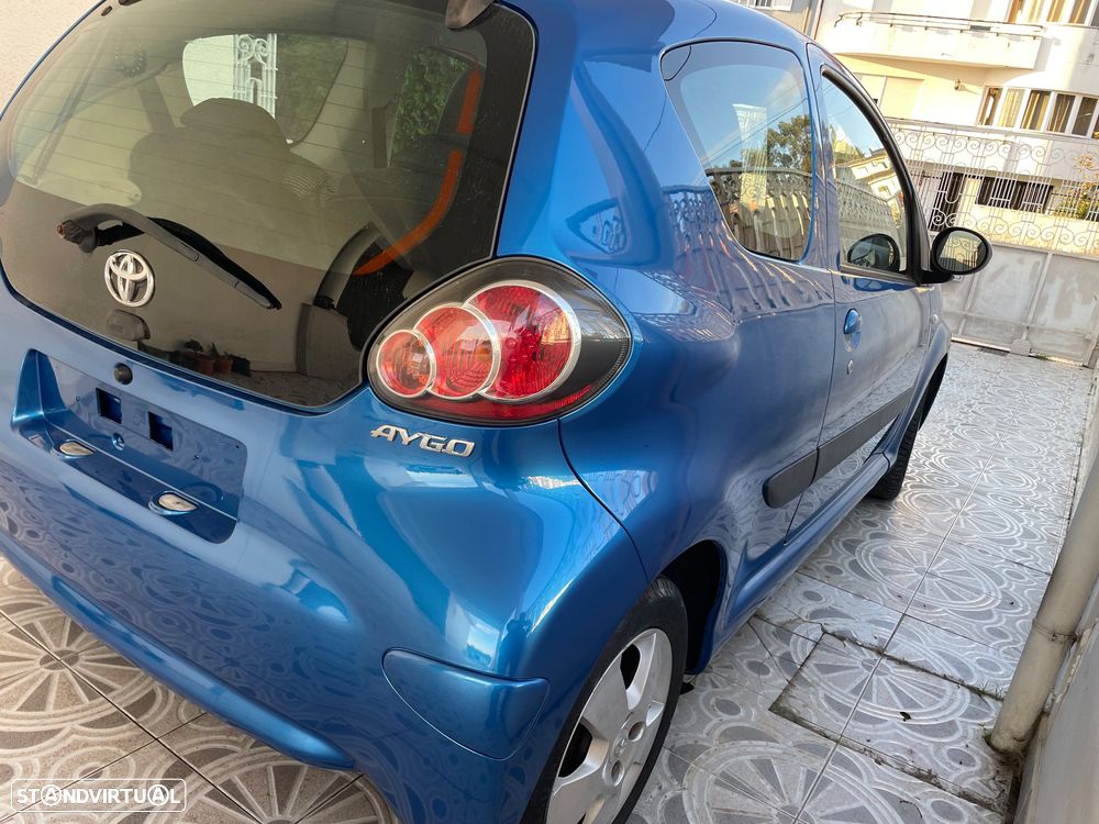 Toyota Aygo Blue - 4