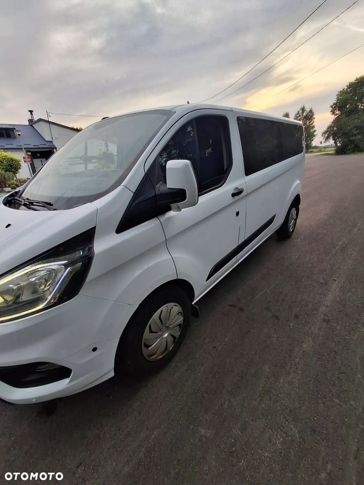 Ford Tourneo Custom - 3
