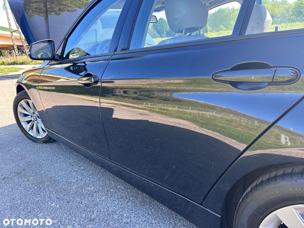 BMW Seria 3 320i - 12
