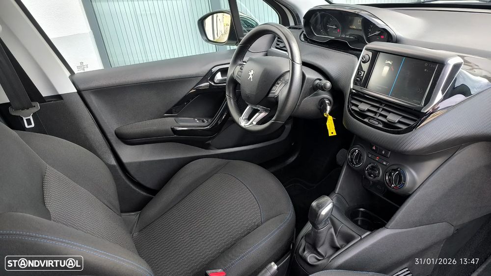 Peugeot 208 1.2 PureTech Style - 44