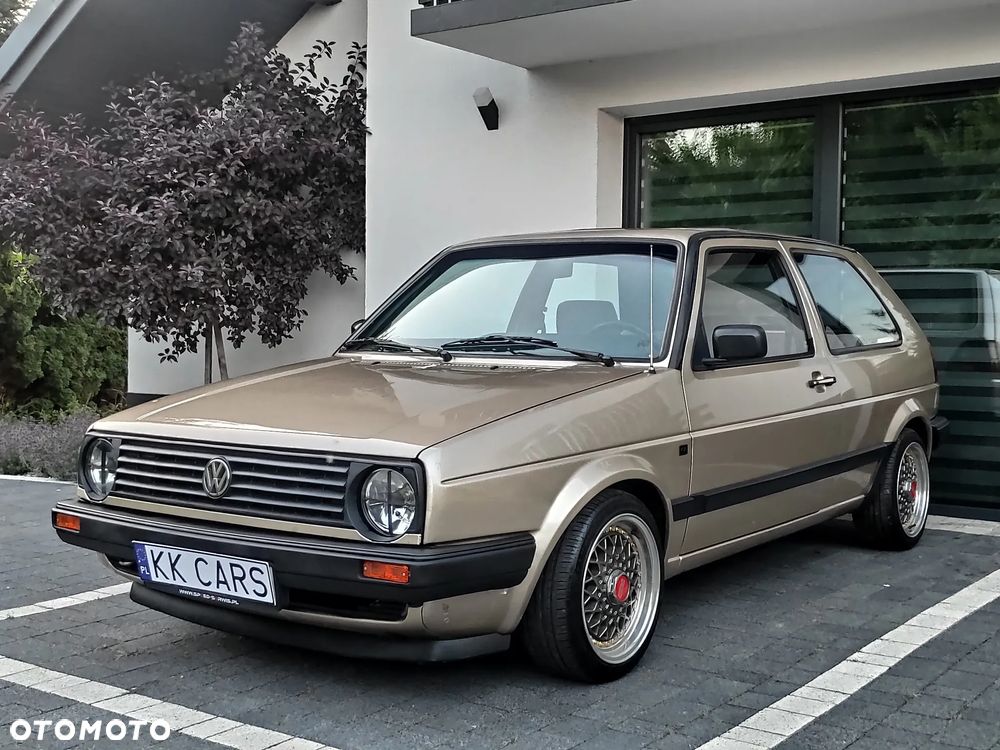 Volkswagen Golf - 2