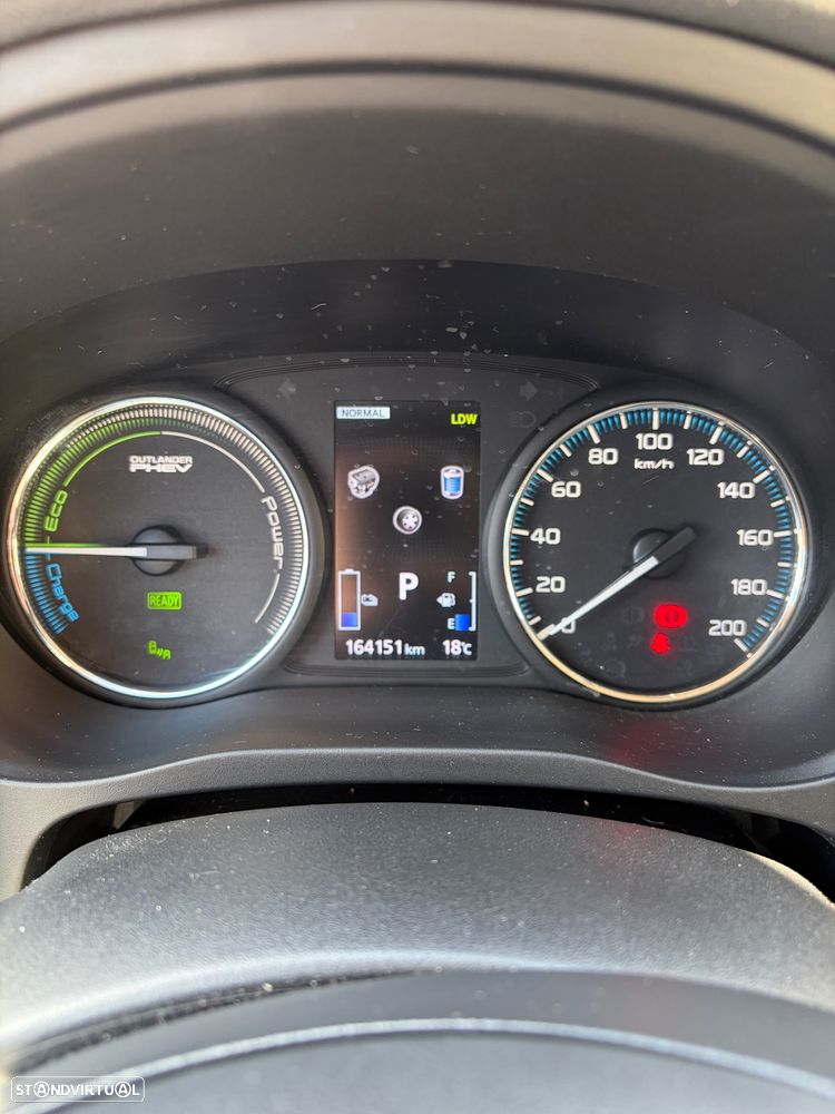 Mitsubishi Outlander - 12