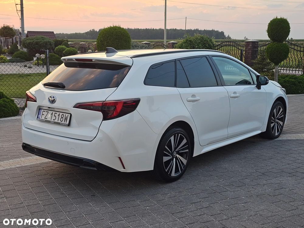 Toyota Corolla 2.0 Hybrid Style - 12