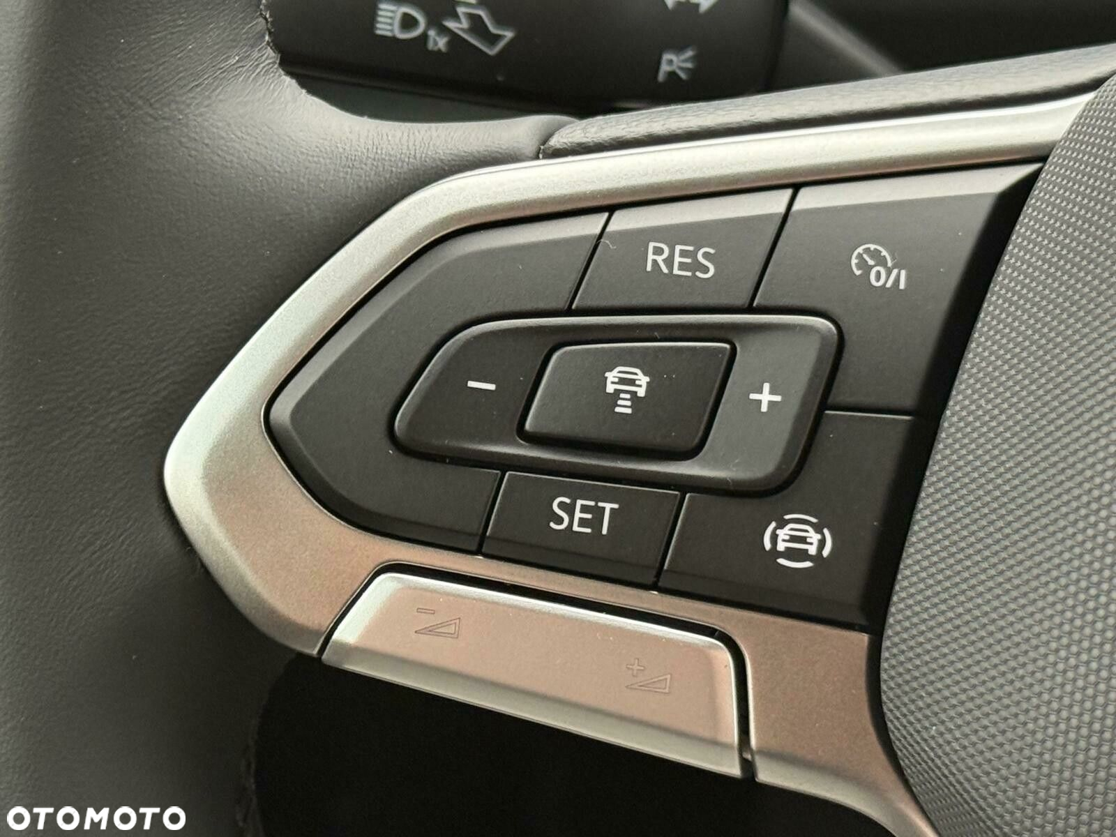 Volkswagen T-Roc 1.5 TSI Life Plus - 23