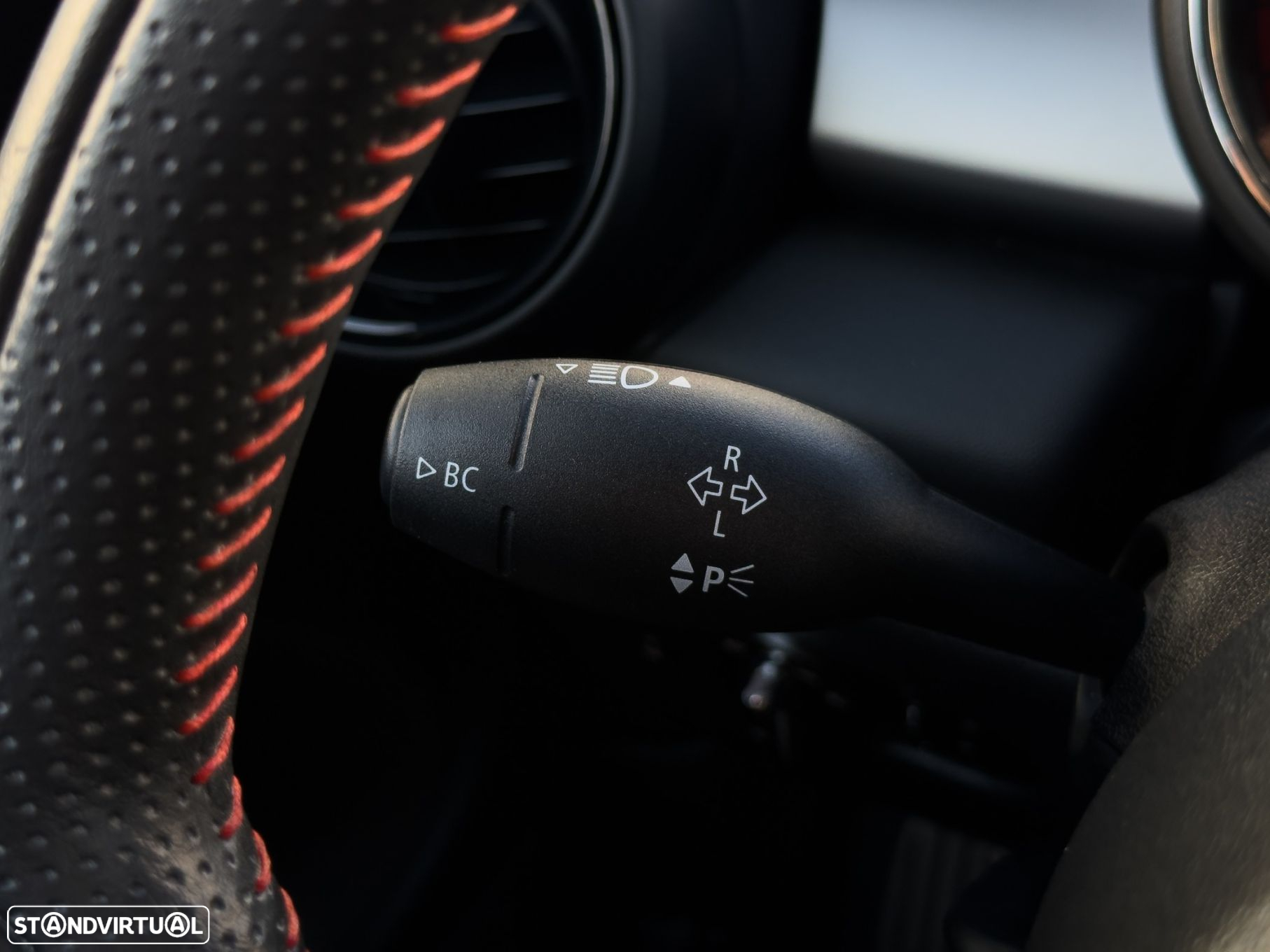MINI 3 Portas John Cooper Works - 36