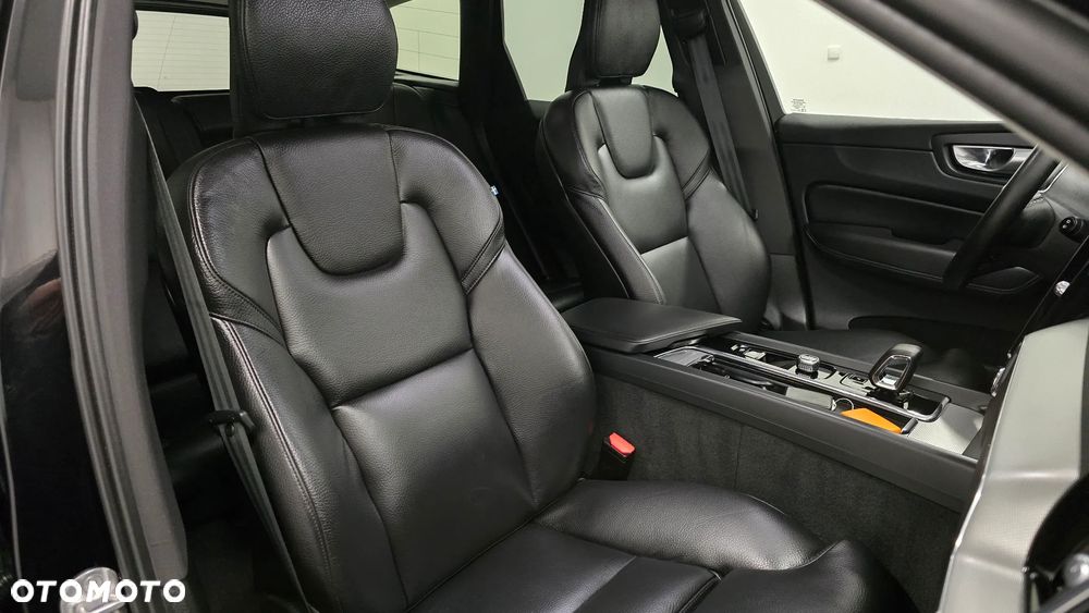 Volvo XC 60 B4 D Plus Dark - 13