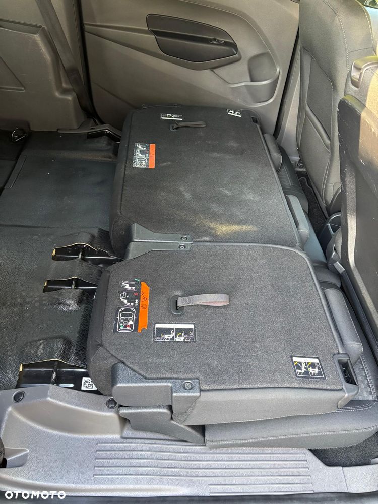 Ford Tourneo Connect Grand - 38