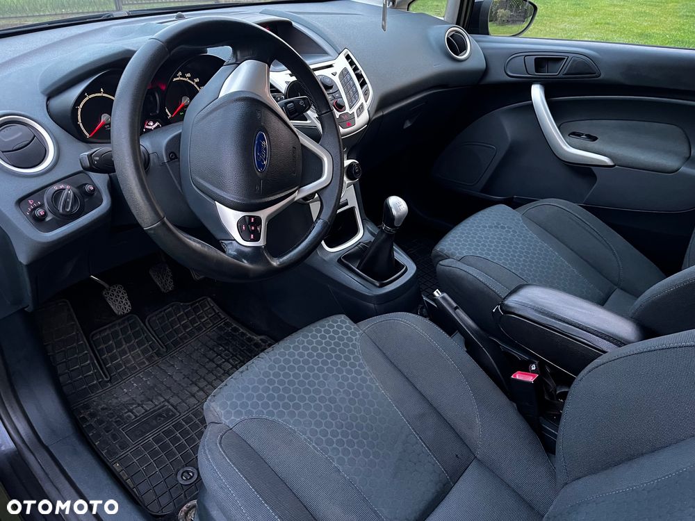 Ford Fiesta 1.4 Titanium EU5 - 6