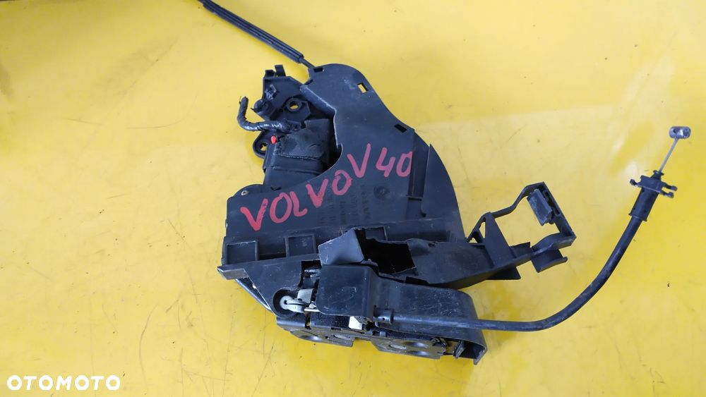 ZAMEK DRZWI LEWY TYŁ VOLVO V40 TYLNY 30699111