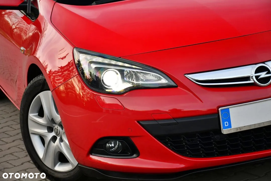 Opel Astra III GTC 1.6 T Cosmo - 8
