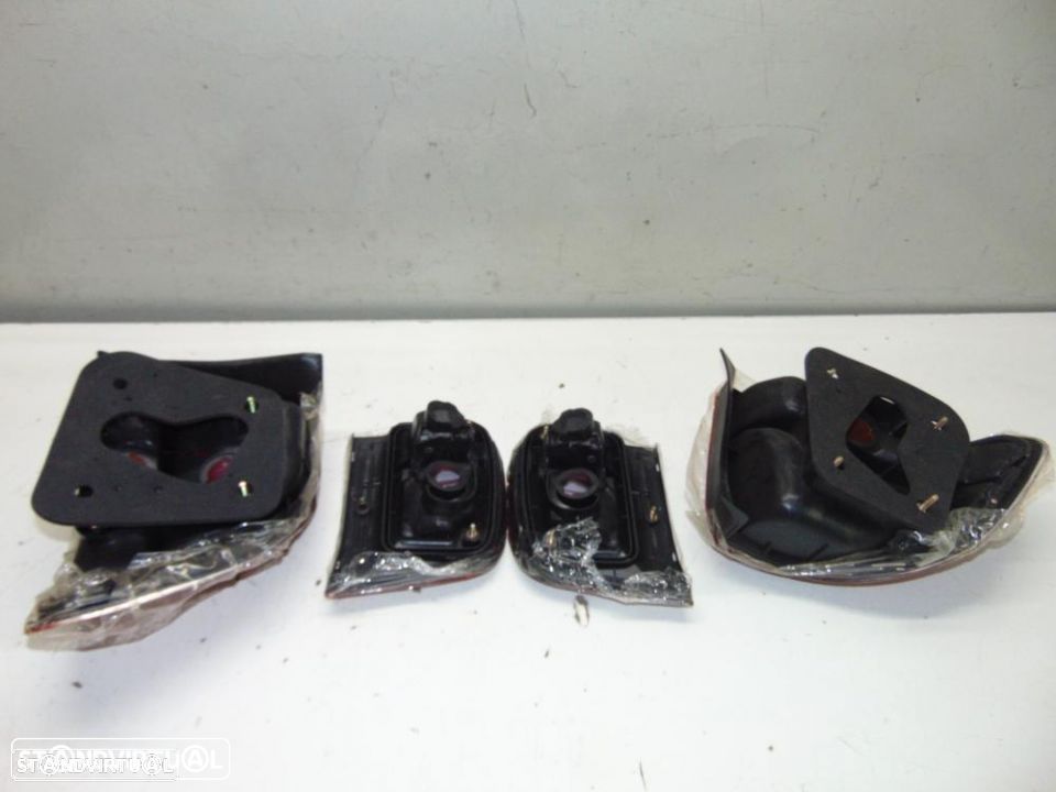 Honda Civic 4pt 1996 farolins de trás - 4