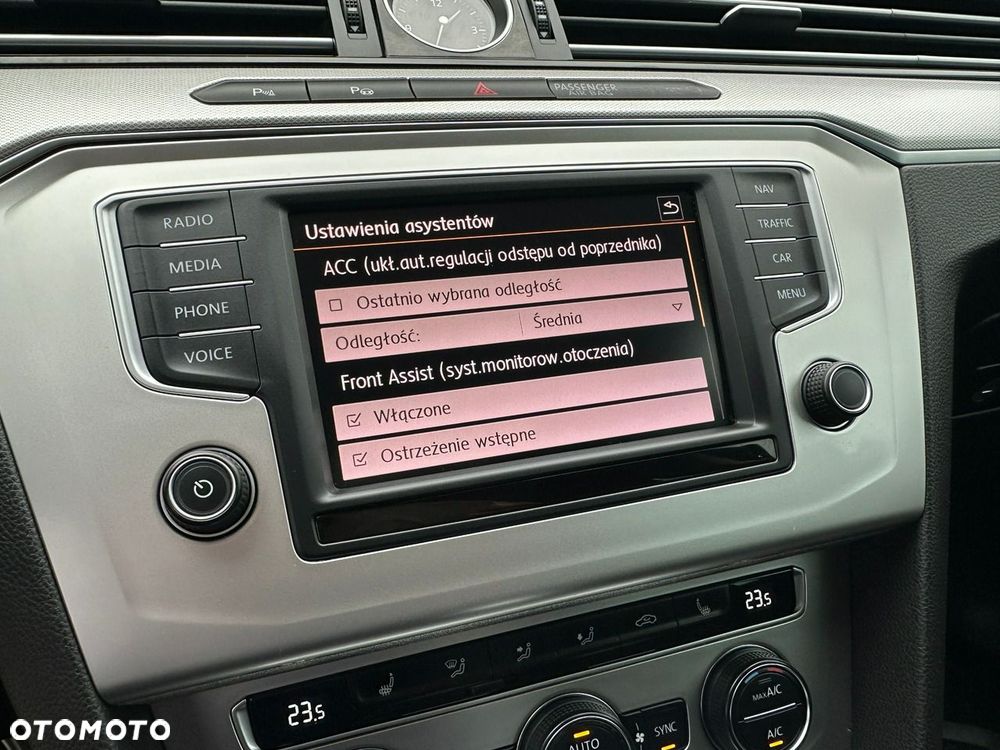 Volkswagen Passat Variant 2.0 TDI DSG (BlueMotion Technology) Comfortline - 27