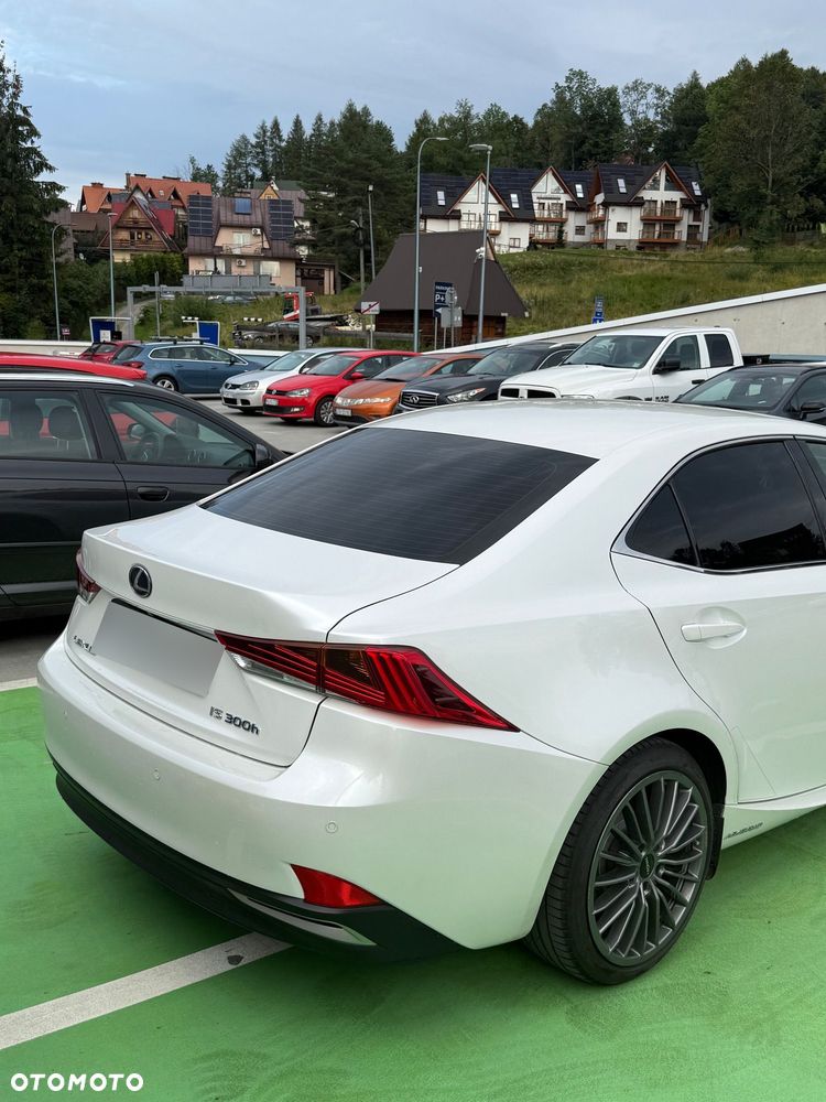 Lexus IS 300h Business Edition - 14