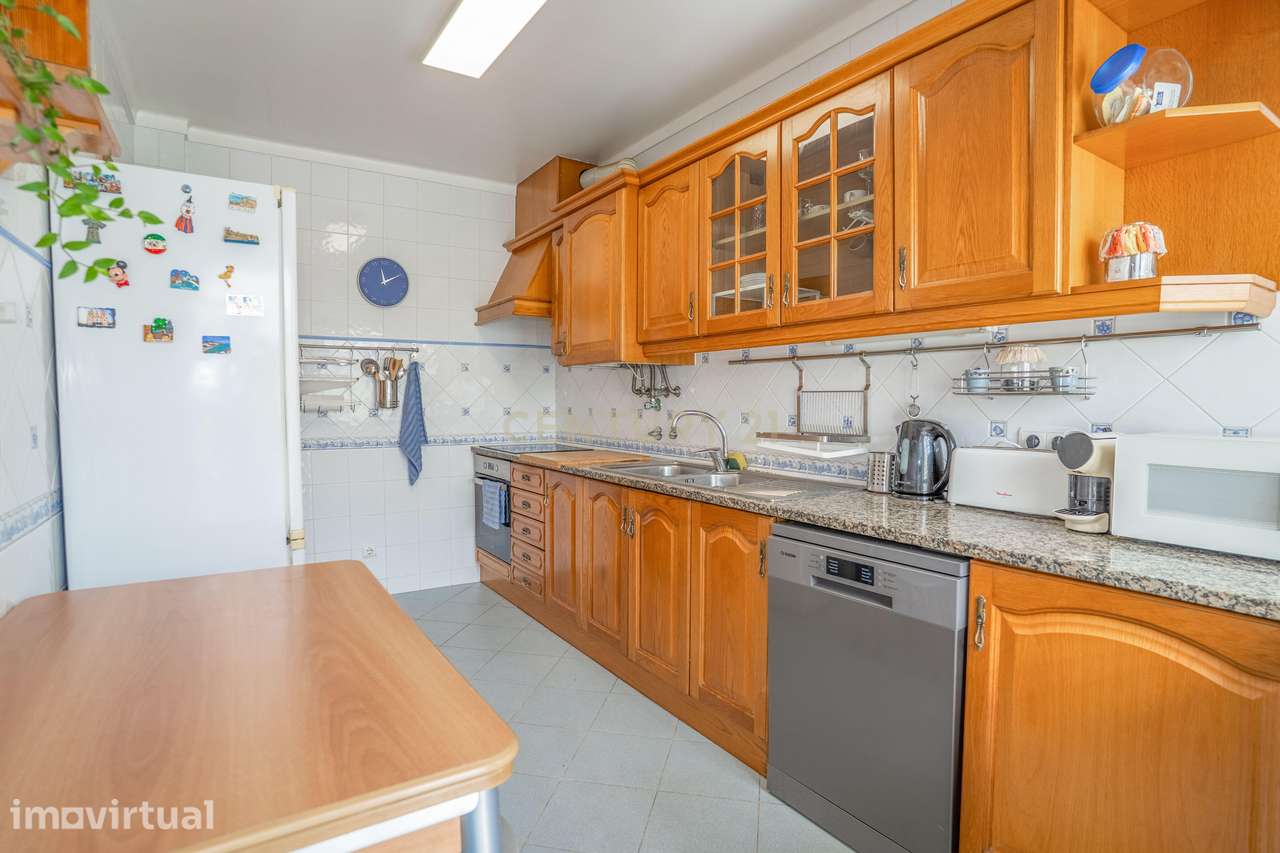 Apartamento T3+1 Duplex| 2 minutos do Centro de Caldas da Rainha - Grande imagem: 3/35