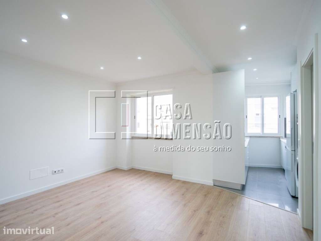 Apartamento de tipologia T3, totalmente remodelado, em Queluz!! - Grande imagem: 3/32