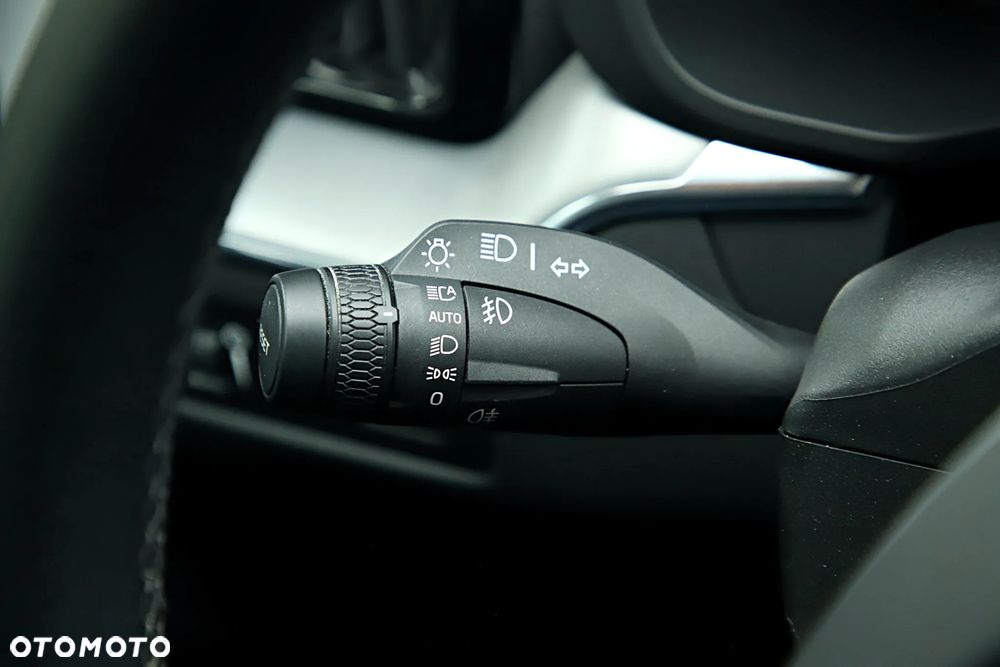 Volvo XC 60 B4 D AWD Momentum Pro - 36