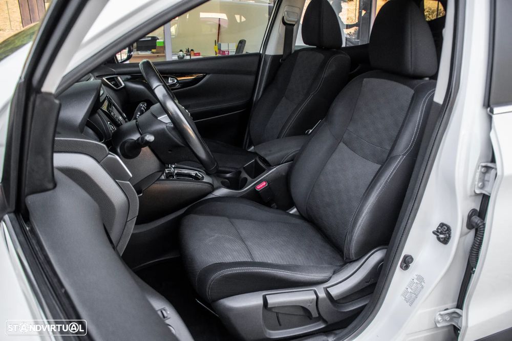 Nissan Qashqai 1.2 DIG-T Xtronic N-Connecta - 28
