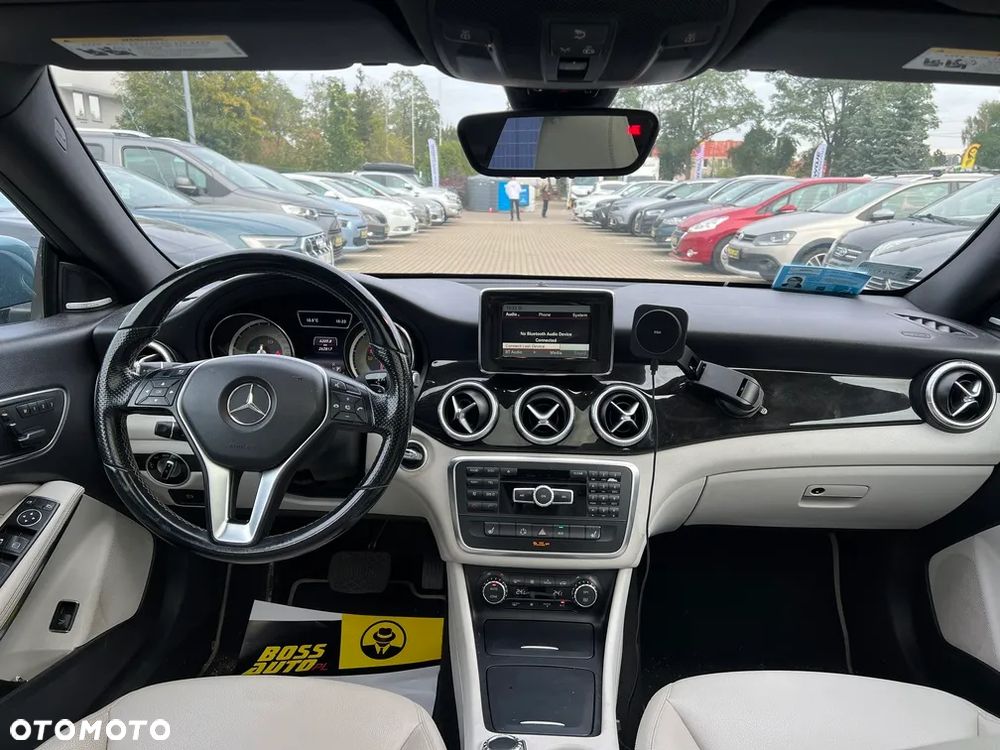 Mercedes-Benz CLA 250 7G-DCT - 12