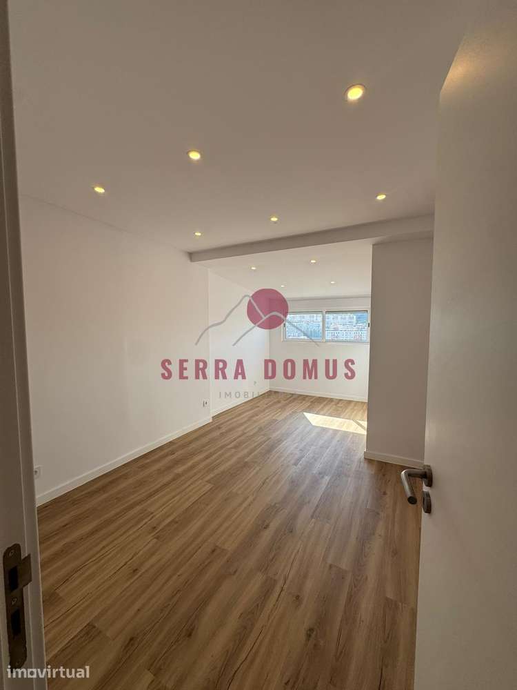 T2 Totalmente Remodelado | Excelentes Áreas | Varanda e Vista - Grande imagem: 4/11