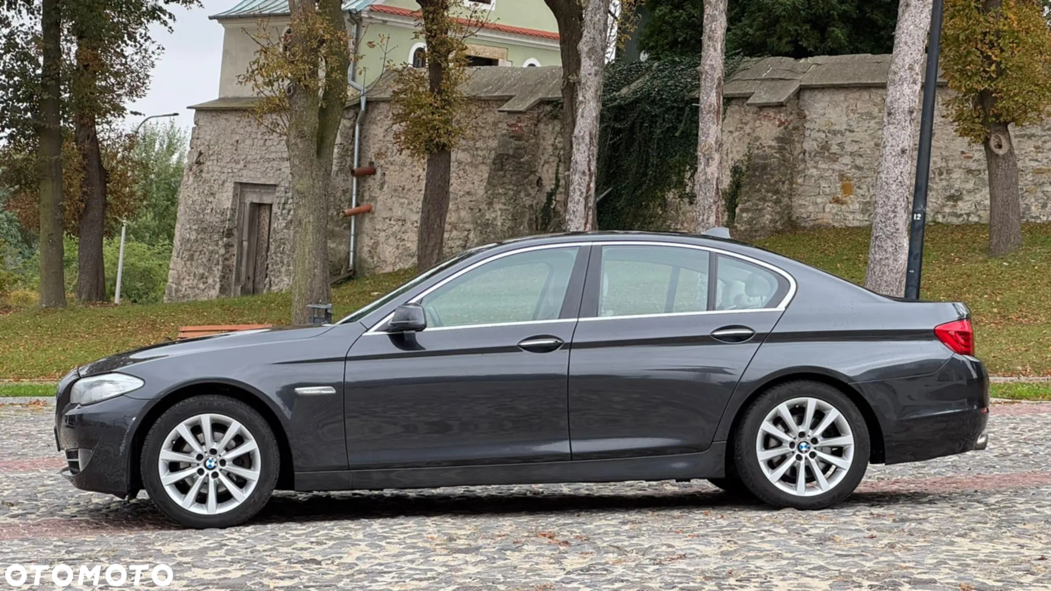 BMW Seria 5 523i Touring - 22