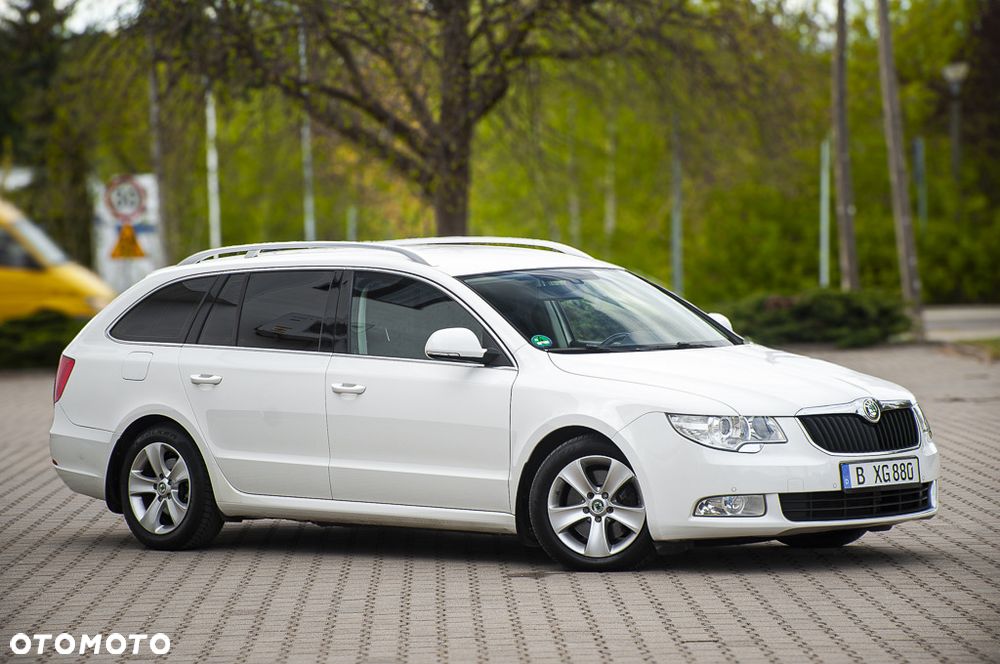 Skoda Superb 2.0 TDI DSG Ambition - 11