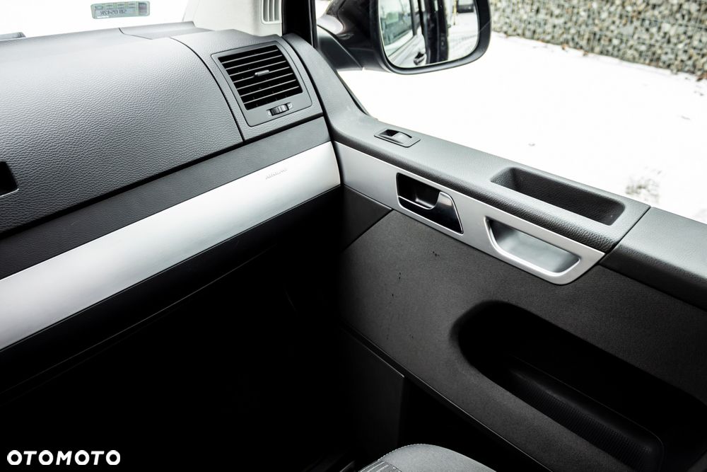 Volkswagen Multivan - 18