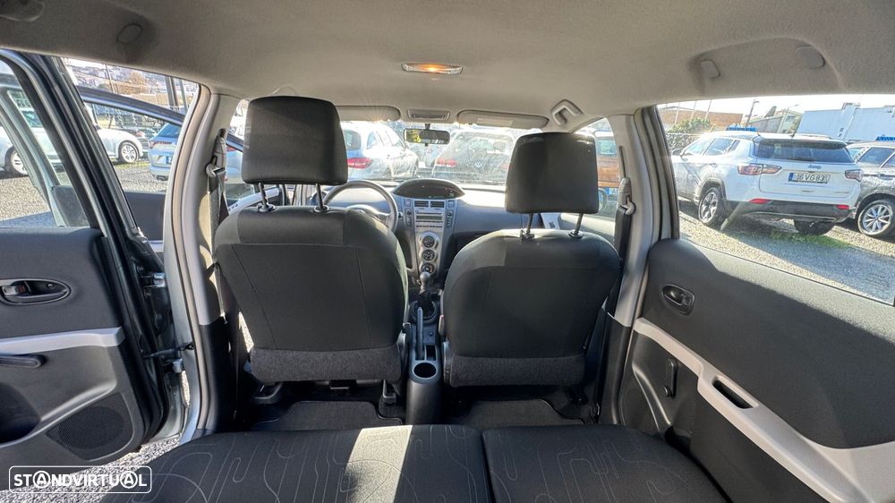 Toyota Yaris 1.0 VVT-i Comfort+AC - 25