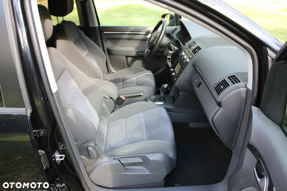 Volkswagen Touran 2.0 TDI DPF Highline DSG - 19