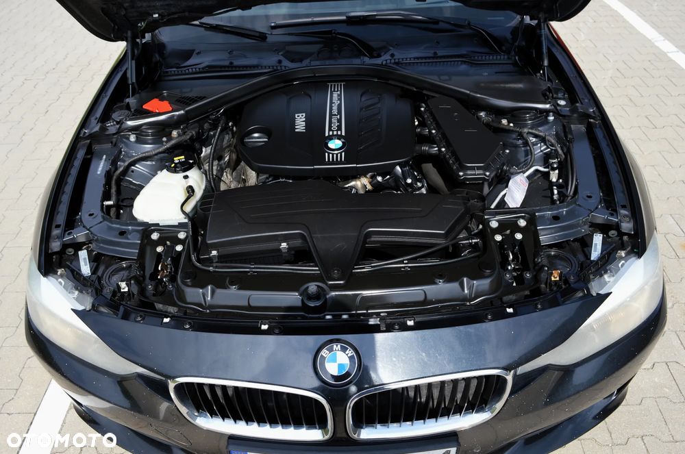 BMW Seria 3 318d Sport Line - 37