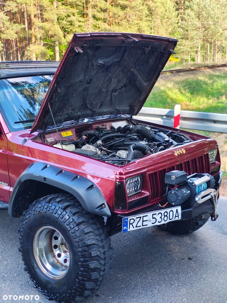 Jeep Cherokee - 8