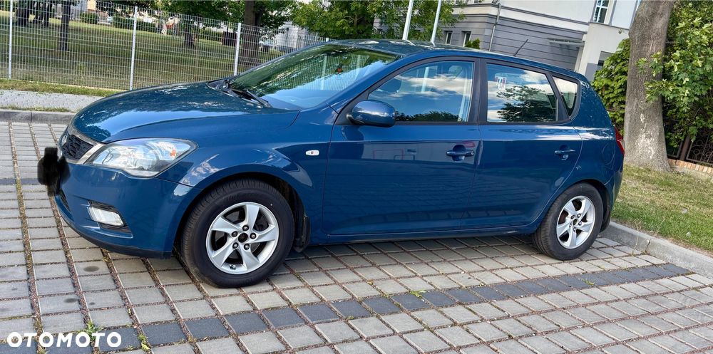Kia Ceed - 4