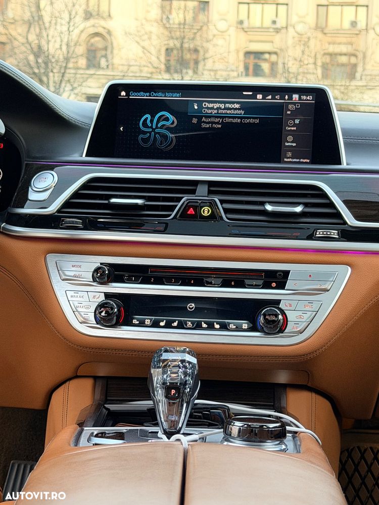 BMW Seria 7 745Le xDrive AT PHEV - 29