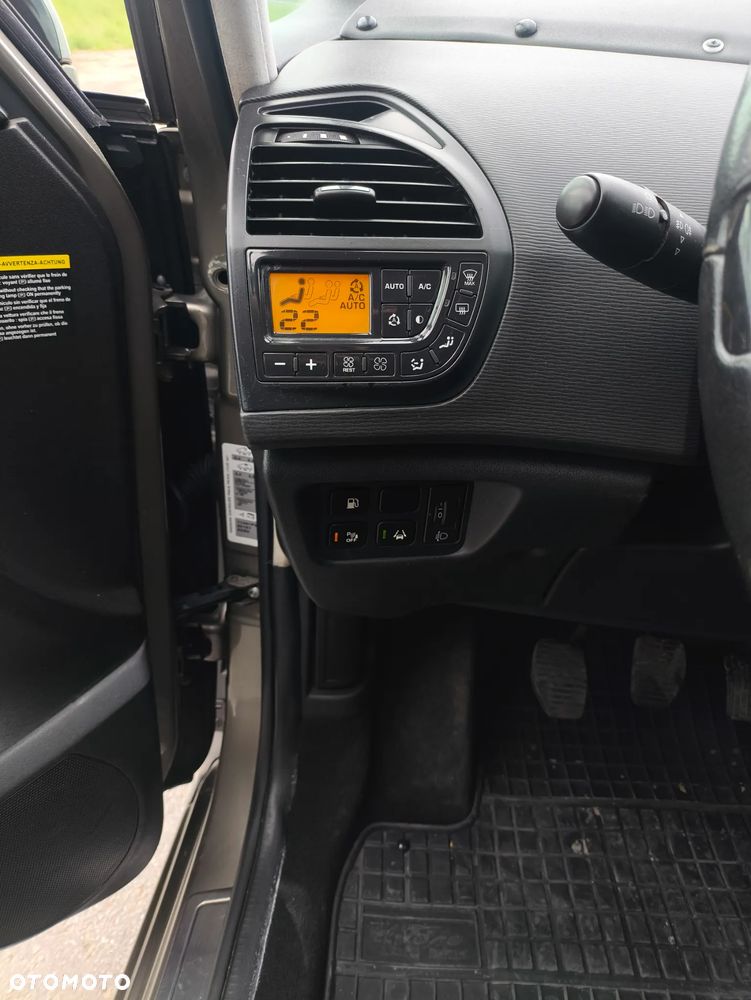 Citroën C4 1.6 HDi FAP Exclusive - 15