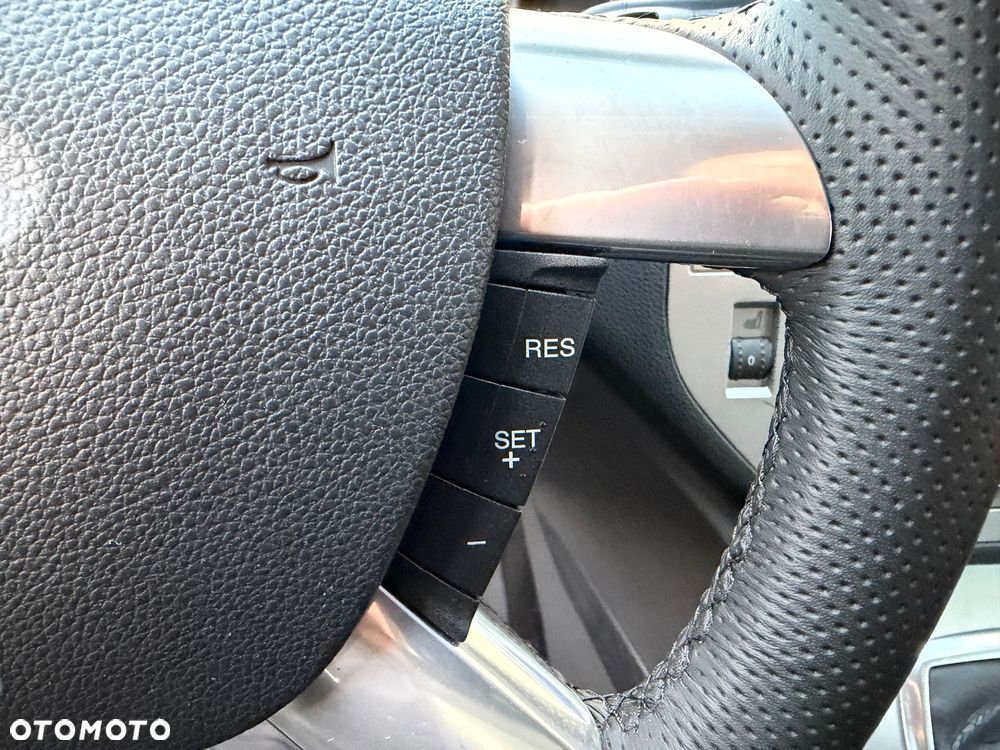 Ford Kuga - 14