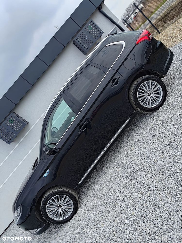 Mitsubishi Outlander - 4