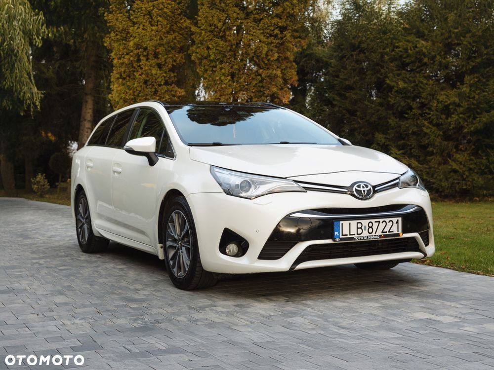 Toyota Avensis 2.0 D-4D Prestige - 2