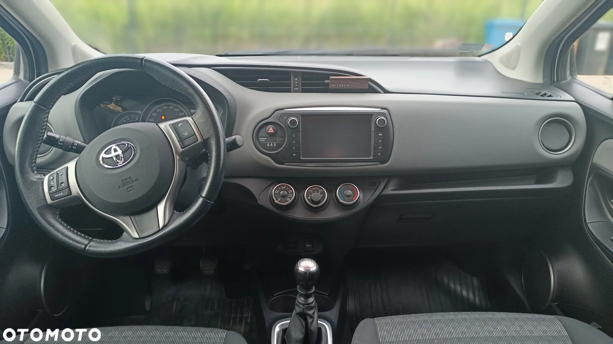 Toyota Yaris 1.33 Premium EU6 - 14