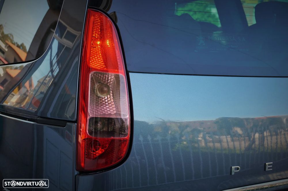 Peugeot 807 2.0 HDi Navteq - 44