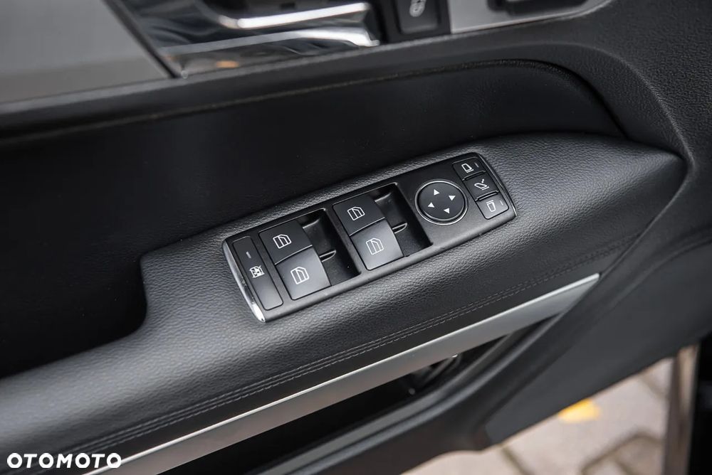 Mercedes-Benz Klasa E 350 CGI Coupe BlueEFFICIENCY 7G-TRONIC Avantgarde - 17